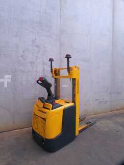 Hochhubwagen 2013  Jungheinrich ERC 216 240 ZT (3)