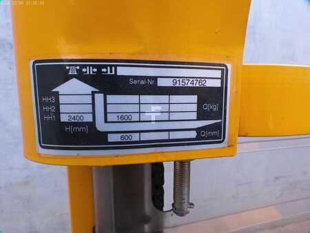 Hochhubwagen 2013  Jungheinrich ERC 216 240 ZT (8)