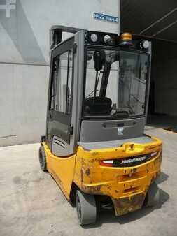 Elektromos 4 kerekű 2019  Jungheinrich EFG 320 550 DZ (1)
