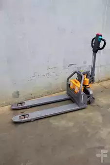 Elektrische palletwagens 2023  Jungheinrich AME 13 (1)