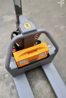 Elektrische palletwagens 2023  Jungheinrich AME 13 (6)