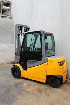 Carrelli elettrici 4 ruote 2017  Jungheinrich EFG 550 400 ZT (4)