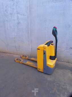 Transpallet elettrici 2021  Jungheinrich EJE 118 LI-ION (1)