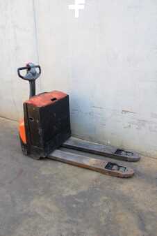 Wózki niskiego podnoszenia 2015  BT LWE 180 (4)