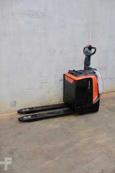 Nízkozdvižný vozík 2015  BT LPE 200 (1)
