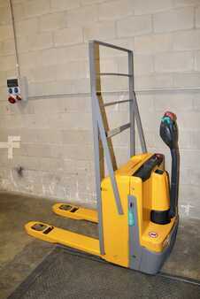 Transpallet elettrici 2021  Jungheinrich EJE 118 FRUTERA (1)