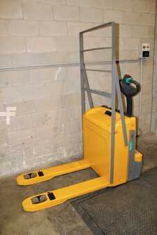 Transpallet elettrici 2021  Jungheinrich EJE 118 FRUTERA (2)