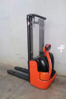 Apilador eléctrico 2004  Linde L 12 (2)