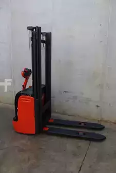 Apilador eléctrico 2004  Linde L 12 (3)