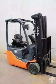 Eléctrica de 3 ruedas 2018  Toyota 8FBE15T (1)