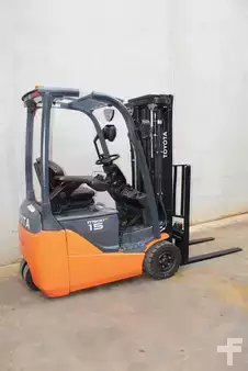 Eléctrica de 3 ruedas 2018  Toyota 8FBE15T (2)