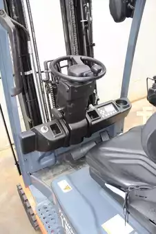 Eléctrica de 3 ruedas 2018  Toyota 8FBE15T (7)