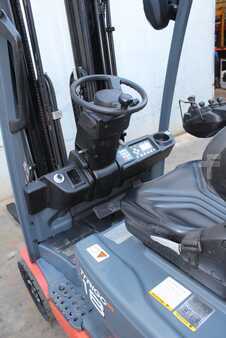 Eléctrica de 3 ruedas 2017  Toyota 8FBEK18T (7)