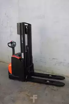 Stacker pedestre 2019  BT SWE120 (4)