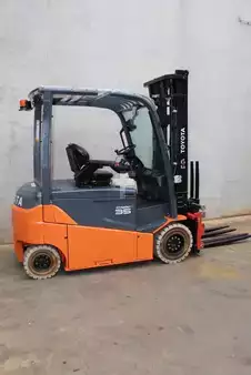 Elektrisk- 4 hjul 2021  Toyota 8FBMT35 (1)