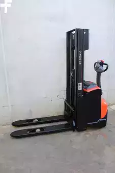 Stacker pedestre 2019  BT SWE 120 (2)