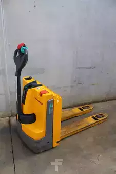 Elektromos emelőkocsik 2019  Jungheinrich EJE 114i LI-ION (3)