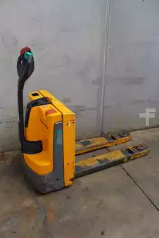 Transpallet elettrici 2021  Jungheinrich EJE 112i LI-ION (3)