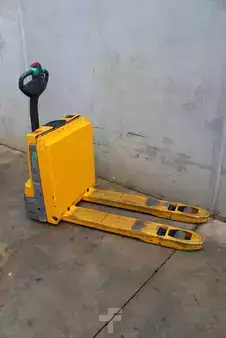 Elektromos emelőkocsik 2019  Jungheinrich EJE 114 LI-ION (4)