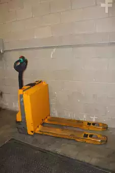 Elektromos emelőkocsik 2019  Jungheinrich EJE 114i LI-ION (4)