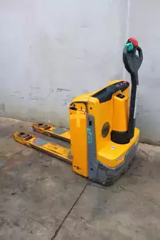 Transpaleta eléctrica 2020  Jungheinrich EJE 118 LI-ION (1)