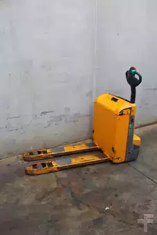 Transpaleta eléctrica 2020  Jungheinrich EJE 118 LI-ION (2)