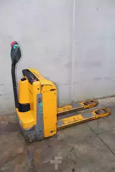 Transpaleta eléctrica 2020  Jungheinrich EJE 118 LI-ION (3)