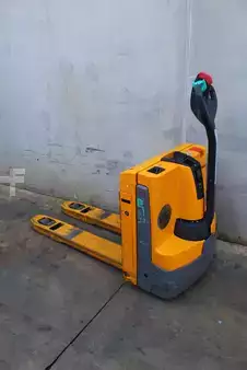 Transpallet elettrici 2020  Jungheinrich EJE 112i LI-ION (2)