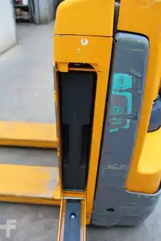 Transpallet elettrici 2020  Jungheinrich EJE 112i LI-ION (6)