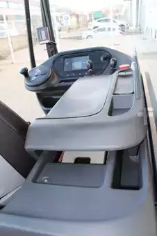 Chariots à mât rétractable 2017  Linde R14HD (8)