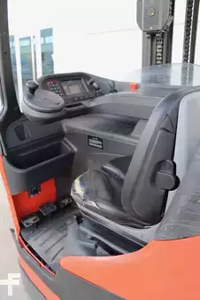 Chariots à mât rétractable 2018  Linde R14HD (7)