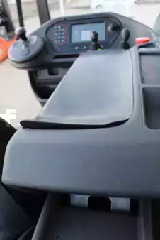 Chariots à mât rétractable 2018  Linde R14HD (8)