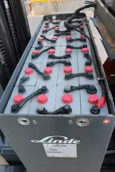 Chariots à mât rétractable 2018  Linde R14HD (9)