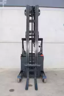 Carretilla retráctil 2017  Linde R16HD (5)