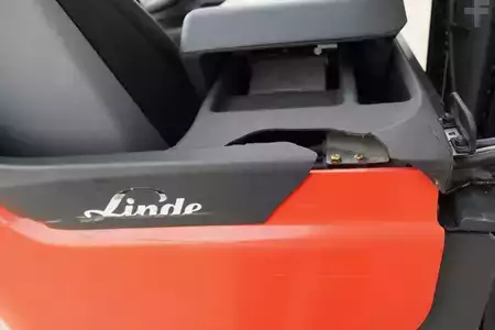 Carretilla retráctil 2017  Linde R16HD (9)