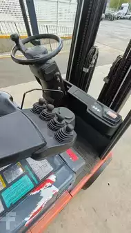 Eléctrica de 3 ruedas 2018  Toyota 7FBEST10 (6)