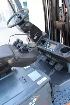 Elektro čtyřkolový VZV 2019  Toyota 8FBMK16T (8)
