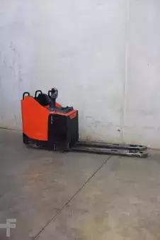 Wózki niskiego podnoszenia 2017  BT LPE 220 1590x550mm (3)