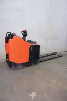 Wózki niskiego podnoszenia 2017  BT LPE 220 1590x550mm (4)