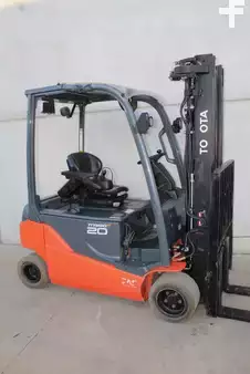 Eléctrico - 4 rodas 2017  Toyota 8FBM20T (2)