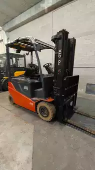 Elektro čtyřkolový VZV 2019  Toyota 8FBMT25 (1)