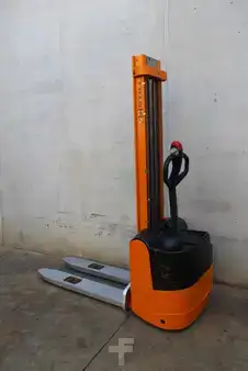 Apilador eléctrico 2007  Still EGV 12 (1)
