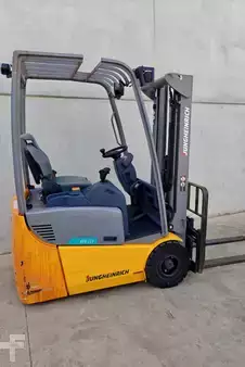 Elektromos 3 kerekű 2019  Jungheinrich EFG 113 310 ZZ (2)