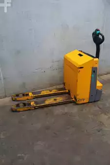 Elektrische palletwagens 2022  Jungheinrich EJE 222 LI-ION (1)