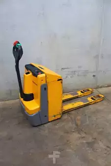 Elektrische palletwagens 2022  Jungheinrich EJE 222 LI-ION (3)