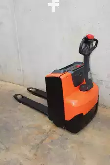 Porta-paletes elétrico 2020  BT LWE 160 (1)