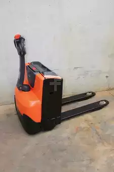 Porta-paletes elétrico 2020  BT LWE 160 (3)
