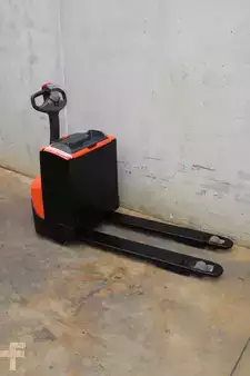 Porta-paletes elétrico 2020  BT LWE 160 (4)