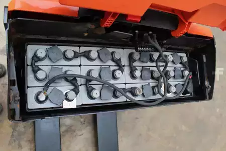 Porta-paletes elétrico 2020  BT LWE 160 (7)