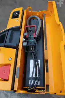 Niederhubwagen 2017  Jungheinrich EJE 116 LI-ION (6)
